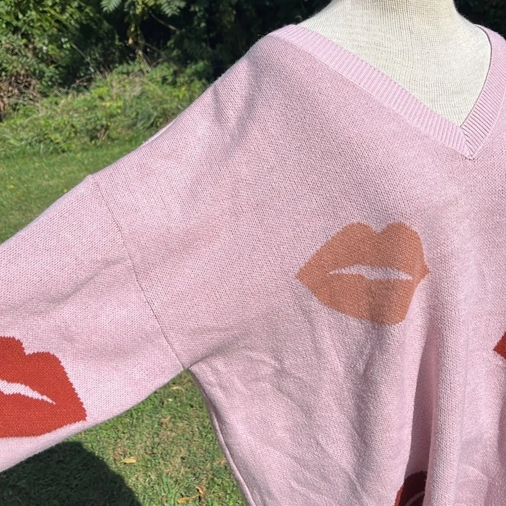 Bloomchic kiss prints v neck sweater, pink, women’s size 18-20